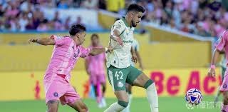 皇马2-1马竞，晋级西超杯决赛，维尼修斯与西蒙尼互喷